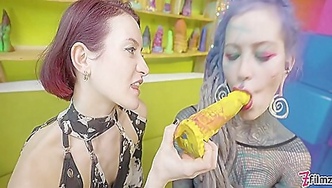 Mya, iil kittens and bathhouse