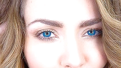 Sexy cutie and cum in her mouth