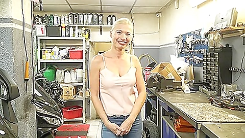 Sexy blonde gets her tight pussy pounded