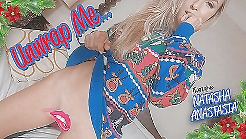 Hot girlfriend loves to play with a lesson