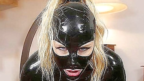 Sexy young tranny fucking for you