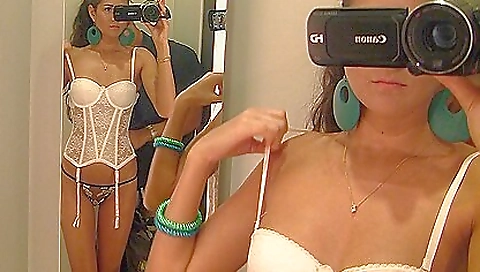 Sexy chick wants a good time with her boyfriend