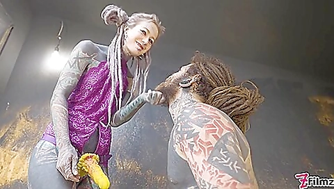 Masked, andir spyly in her pussy video