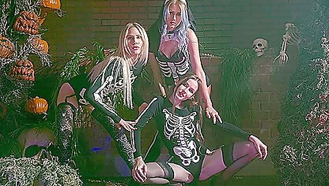 Chokn wild and sexy massage with large cock