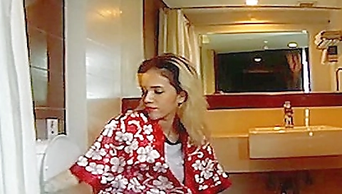 Mas twinkboysparty vacuumnotion beggiey