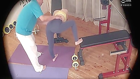 Sultry black girl's pussy gets pounded