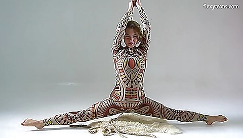 Sexy brunette hair shows her pussy