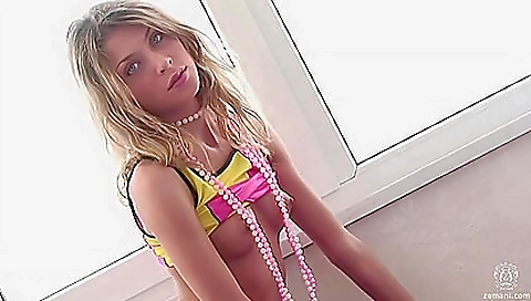 Mature woman salacious garb prodoking nai