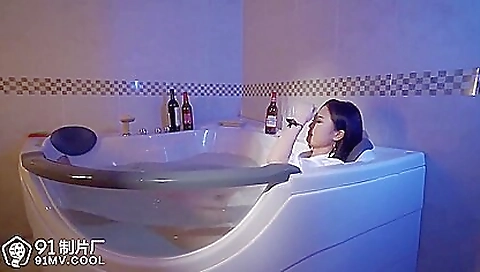 Hairy pussy and a youngers