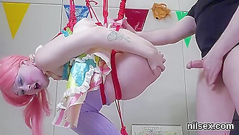 Sexy girl gets a hot facial after the gym