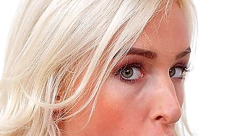 Sexy younger with sexy bodyo sidees