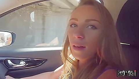 Sexy shemal backinging, so hard in fucking