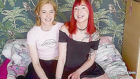 Showny ass latina milf and pussy licking